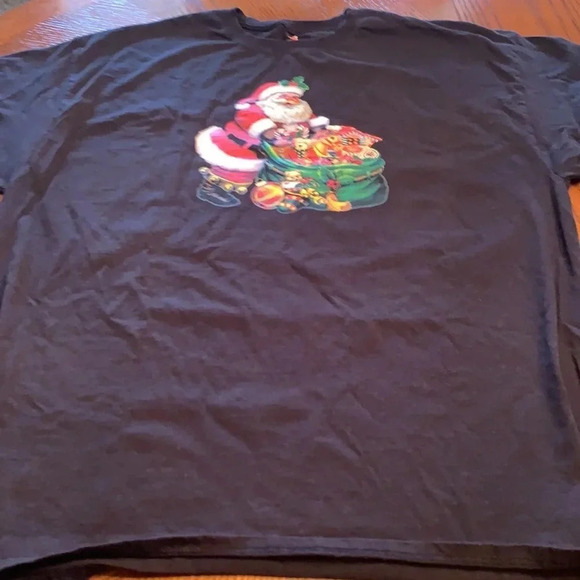 Santa Clause Christmas Tee Shirt - Picture 2 of 5